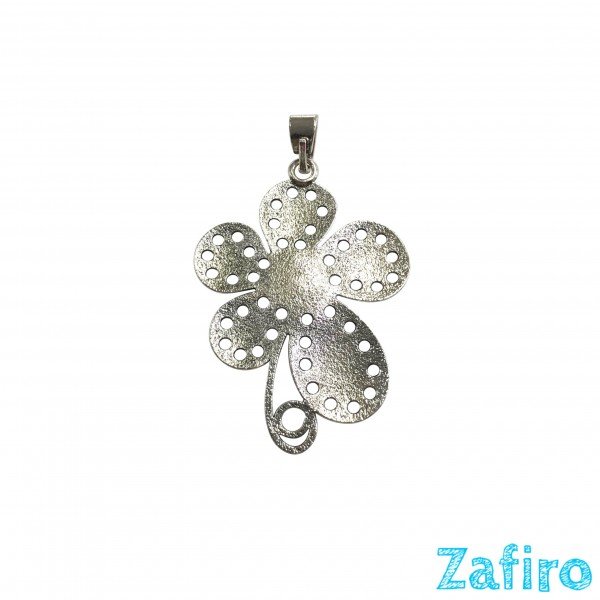 Colgante de trébol