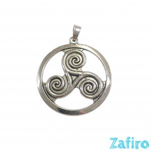 Colgante de trisquel